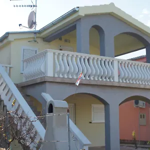 Pahert Apartament Vir